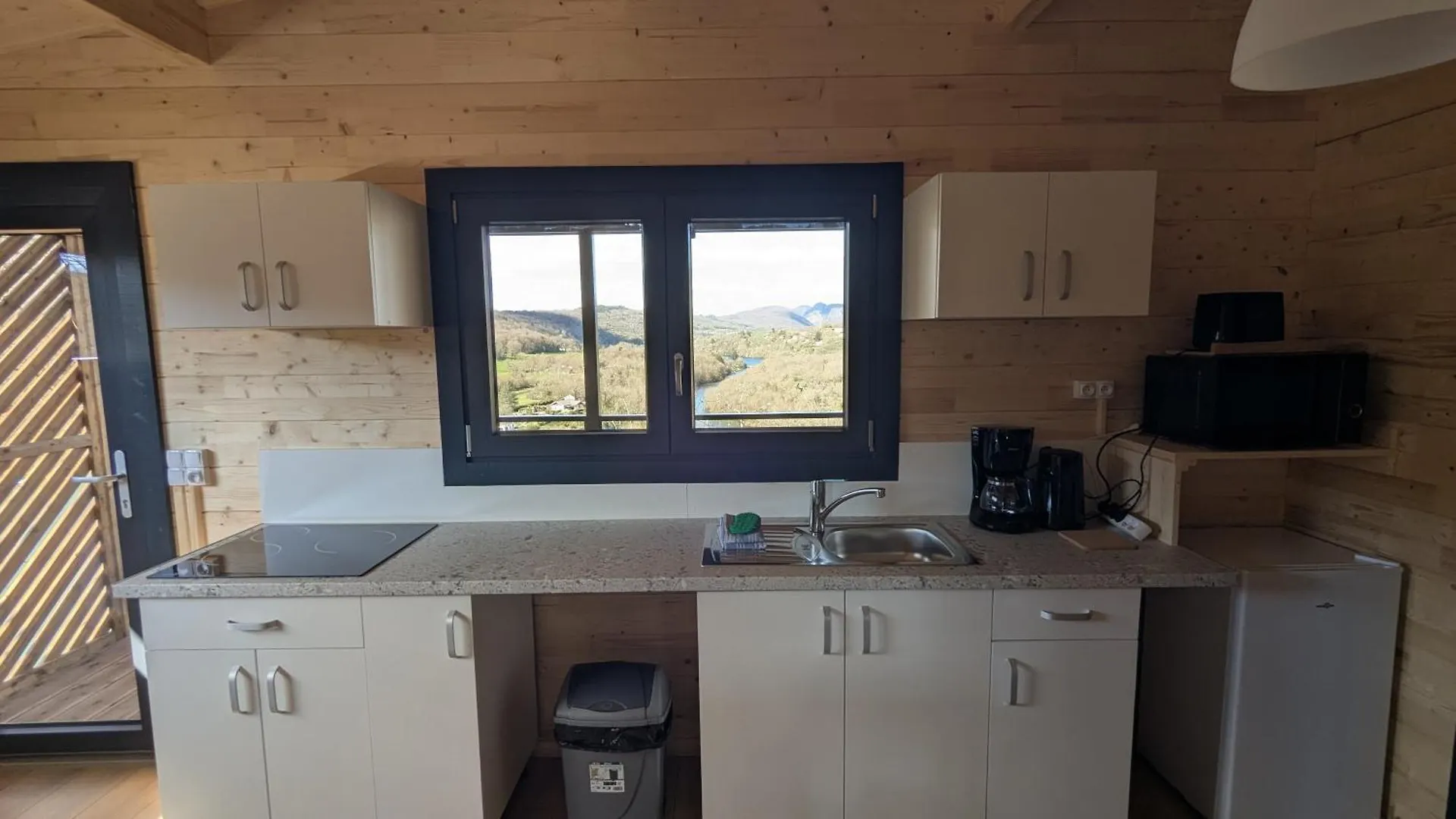 Cabanes Et Lodges Du Belvedere Serrieres-sur-Ain 0*,  Frankreich