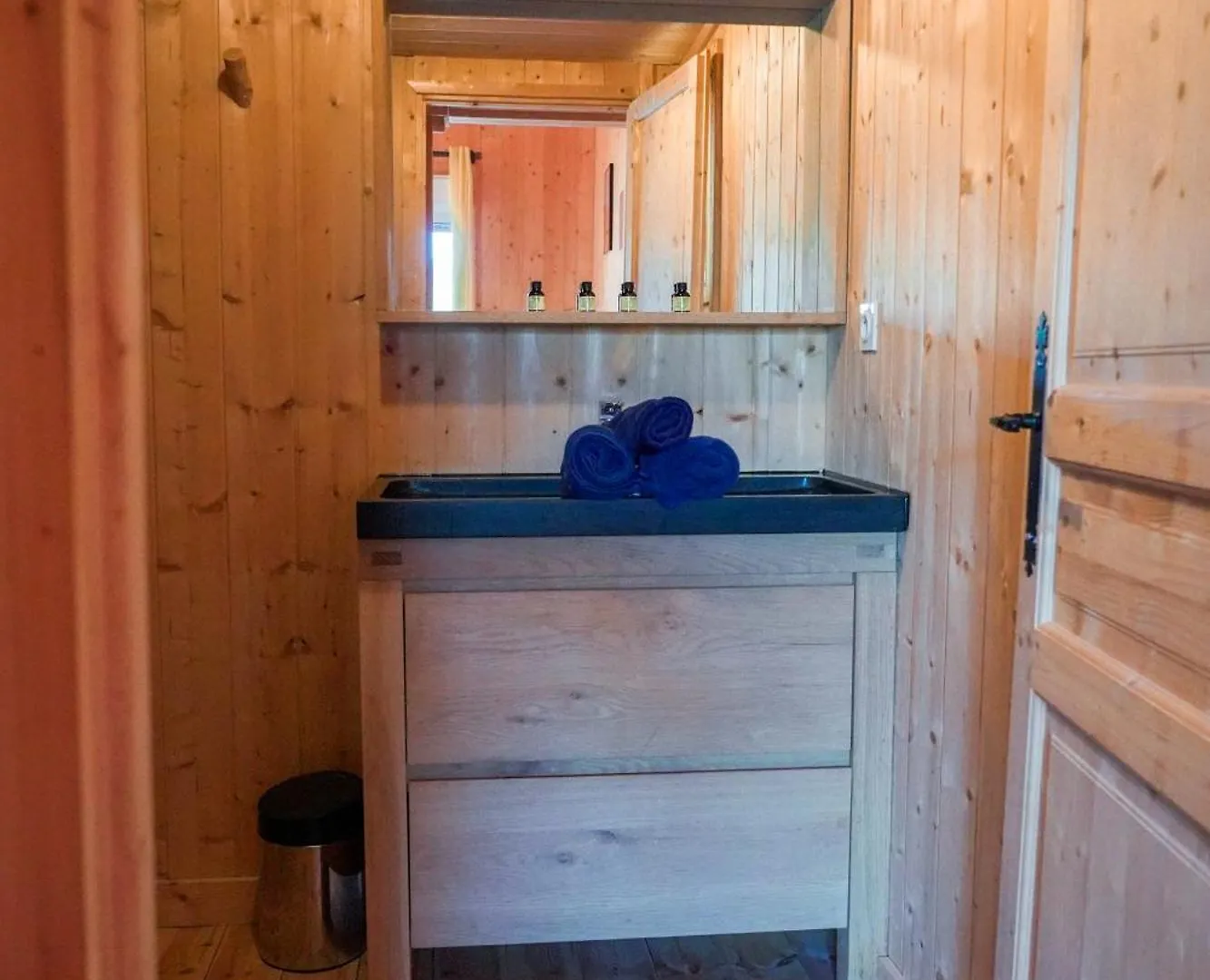 Cabanes Et Lodges Du Belvedere Serrieres-sur-Ain