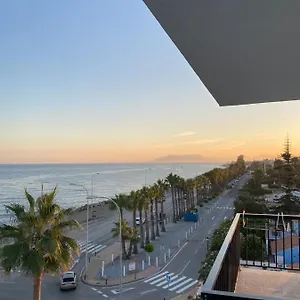 https://sea-view-apartment-a-primera-linea-de-playa.es-andalucia.com