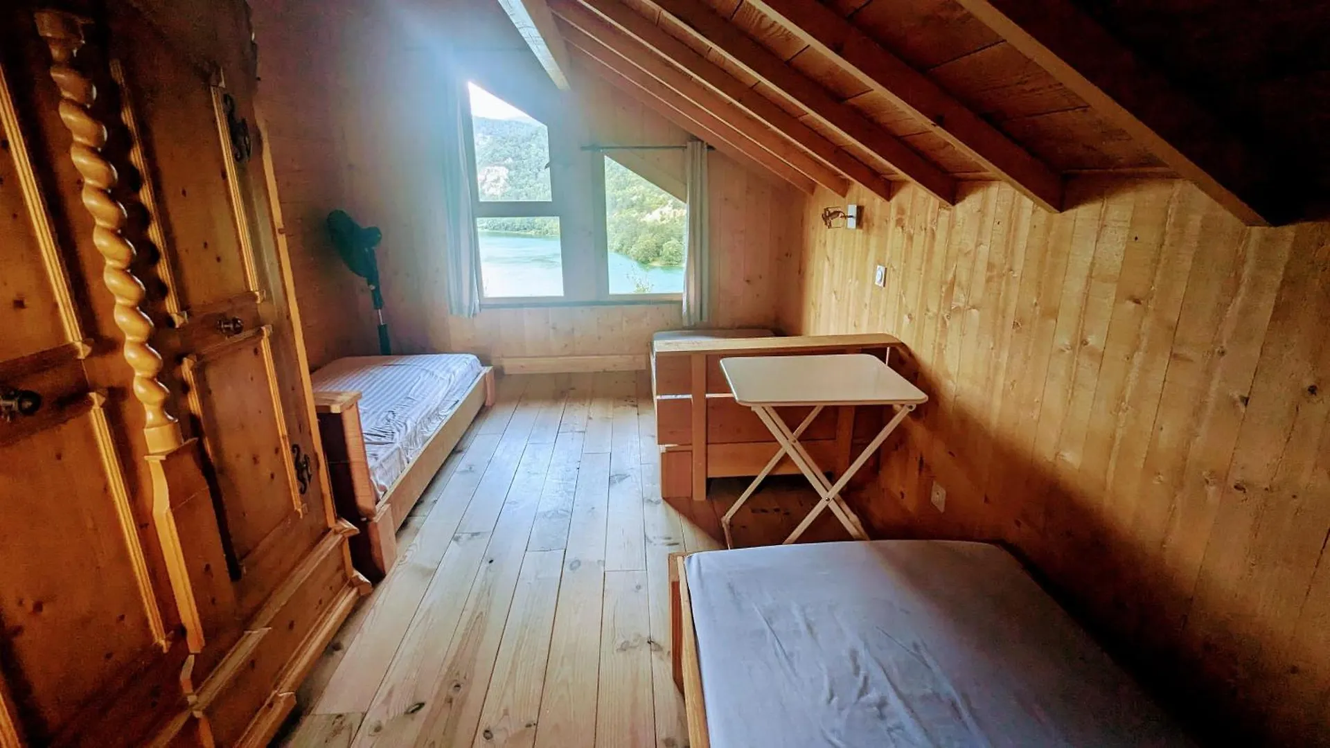 Cabanes et Lodges du Belvedere Serrieres-sur-Ain