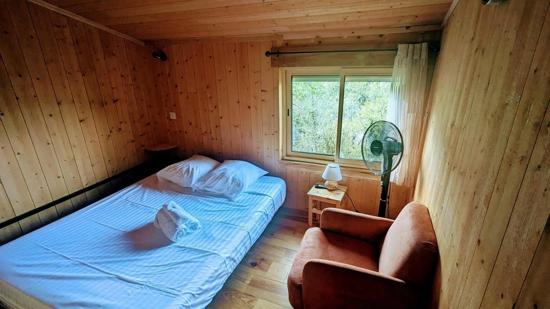 Cabanes et Lodges du Belvedere Serrieres-sur-Ain 0*,