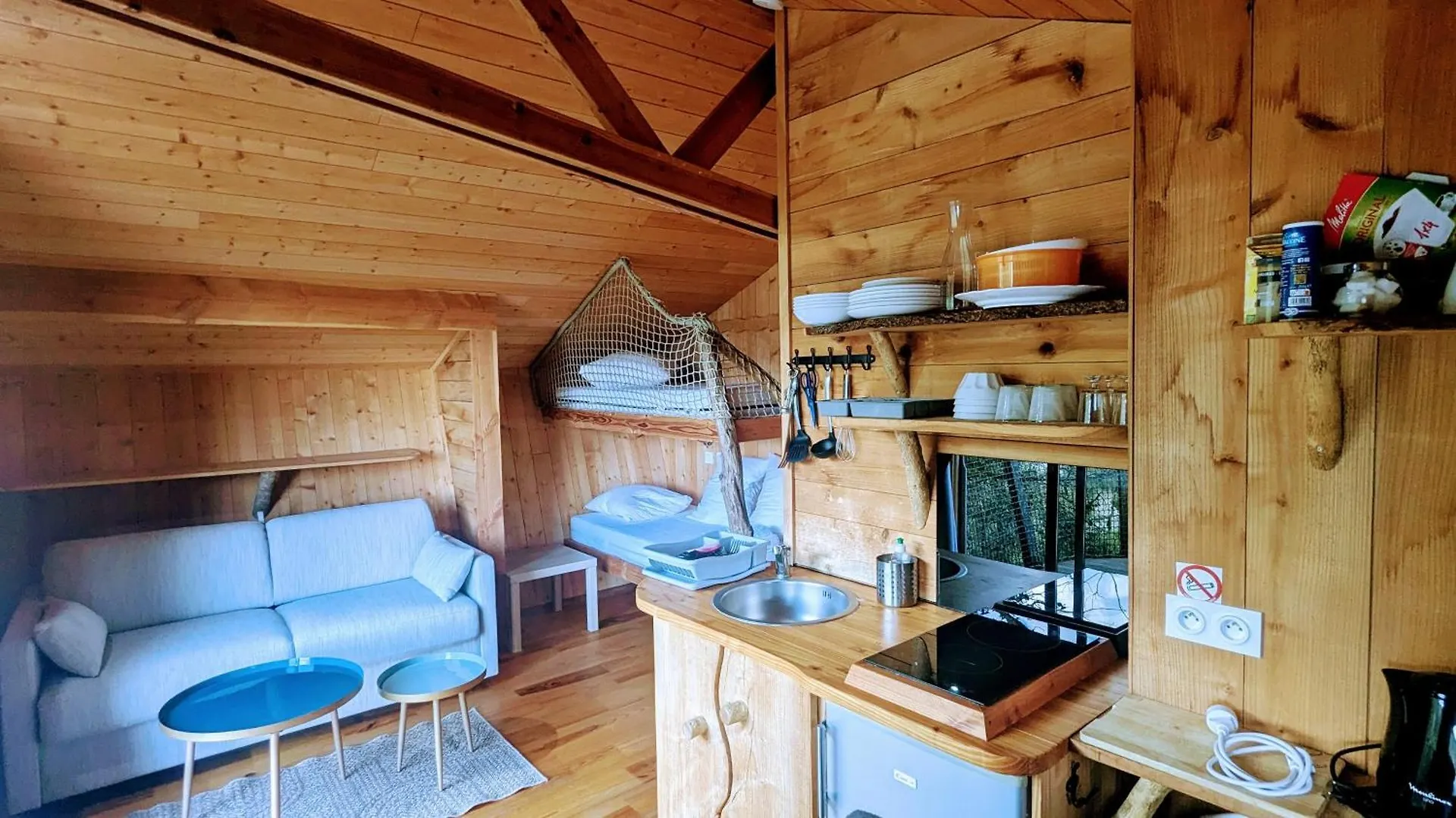 Cabanes et Lodges du Belvedere Serrieres-sur-Ain