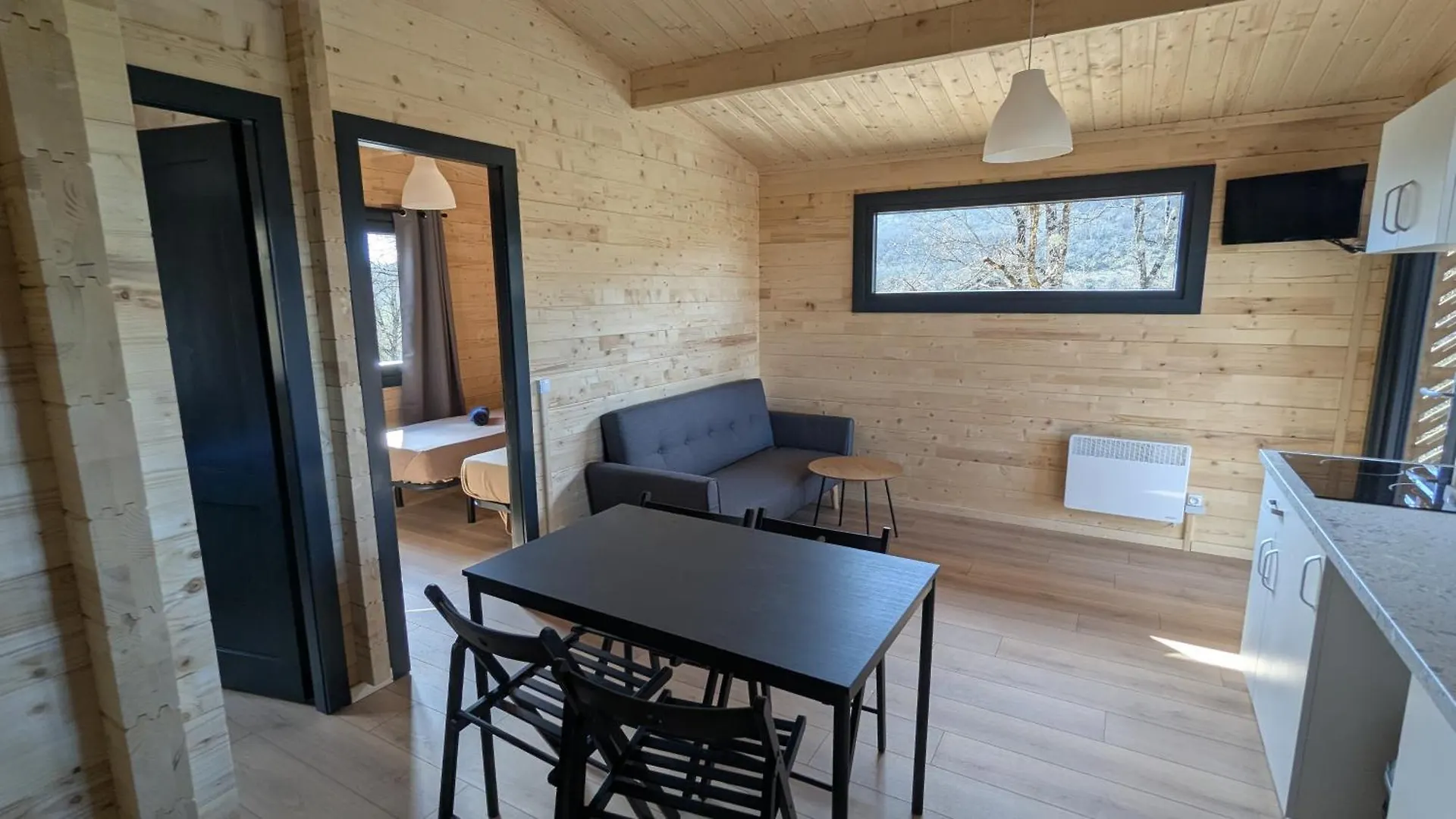 Cabanes et Lodges du Belvedere Serrieres-sur-Ain