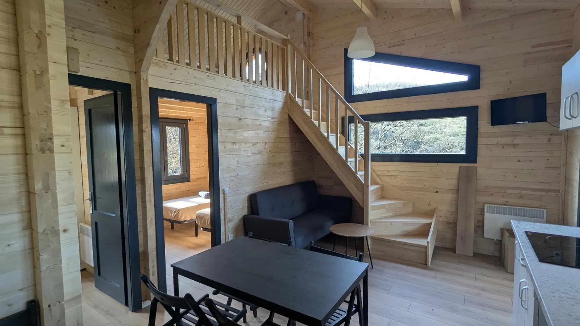 Cabanes et Lodges du Belvedere Serrieres-sur-Ain