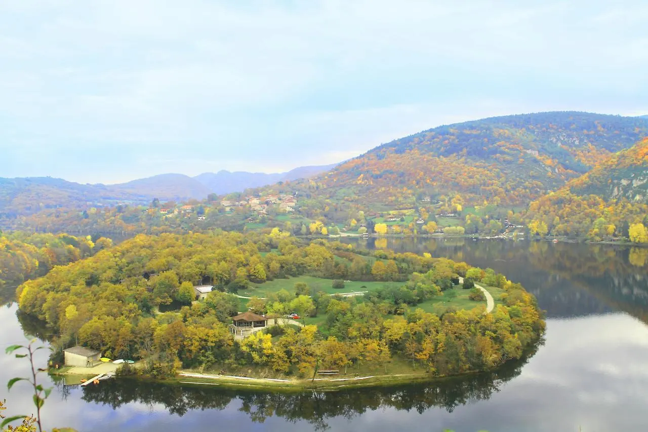 Cabanes et Lodges du Belvedere Serrieres-sur-Ain